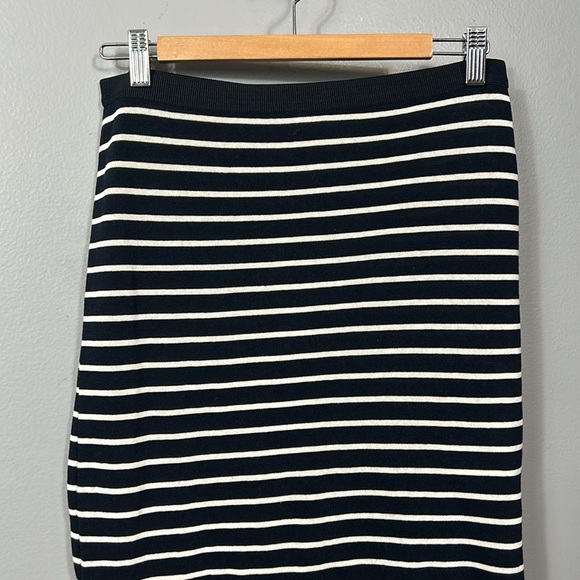 Gap Cotton Navy Cream Striped Maxi Side Slit Skirt size S - gently used - Picture 2 of 7